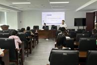 柳州市科学技术情报研究所邀请电子信息工程学院教师开展AI赋能高效办公专题培训