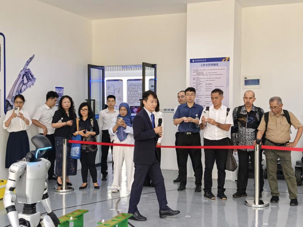 138c0215853042c2bbadb6ff2fd5e484