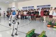 探访职教特色发展，技能铸就科技未来——电子信息工程学院开展2025级新生入学教育