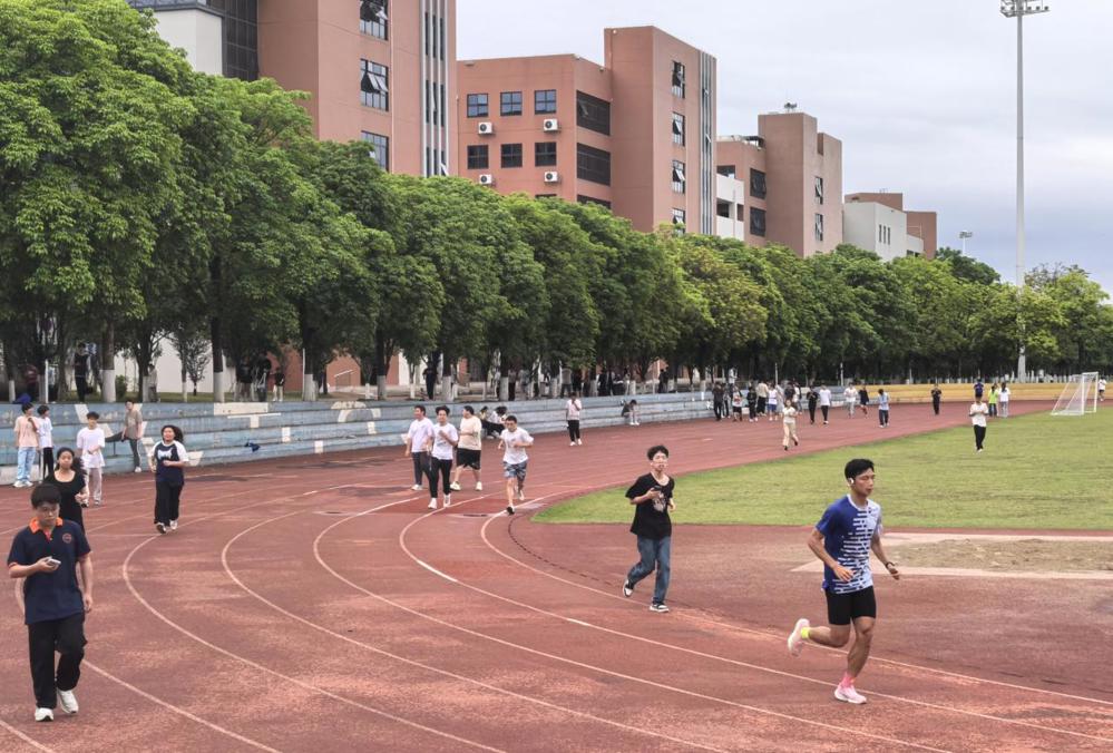 田径场跑步锻炼2