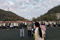 环境与食品工程学院举行“弘扬宪法精神，争做时代新人”主题升旗仪式