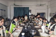 环境与食品工程学院举办“时节知味，暖饺迎冬至”中国传统节日美食文化活动