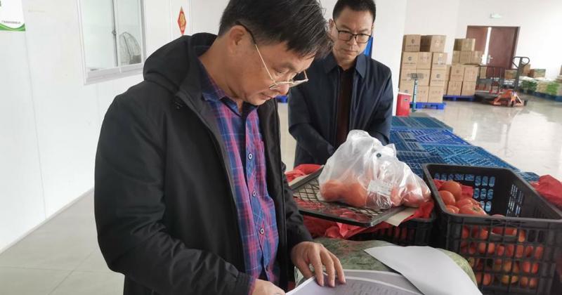 校领导带队调研我校食堂食材供应商