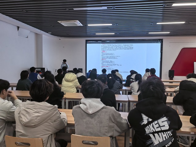 乔老师进行就业指导