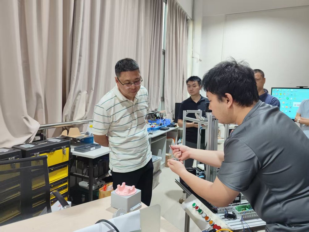 数字化设计与制造组