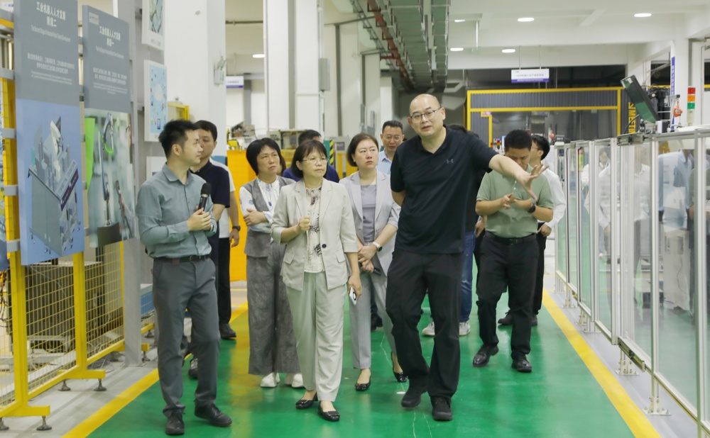 参观我校官塘校区