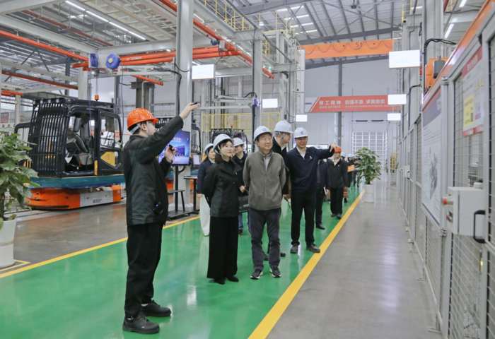 【访企拓岗促就业】校党委书记刘子林、校长甘金明率队深入柳州新质生产力企业开展调研交流