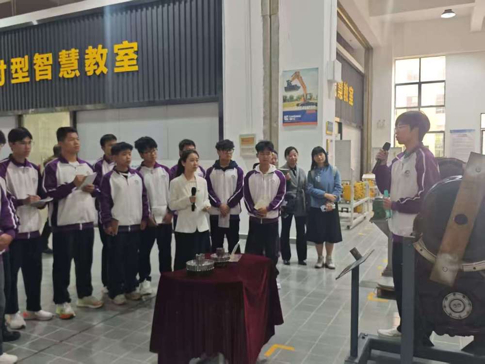 cfc34d951fd32a83e9ad38feba2f7eb7