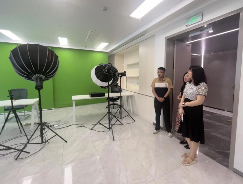 DC245176-7AA3-4057-8791-385AADD8926F