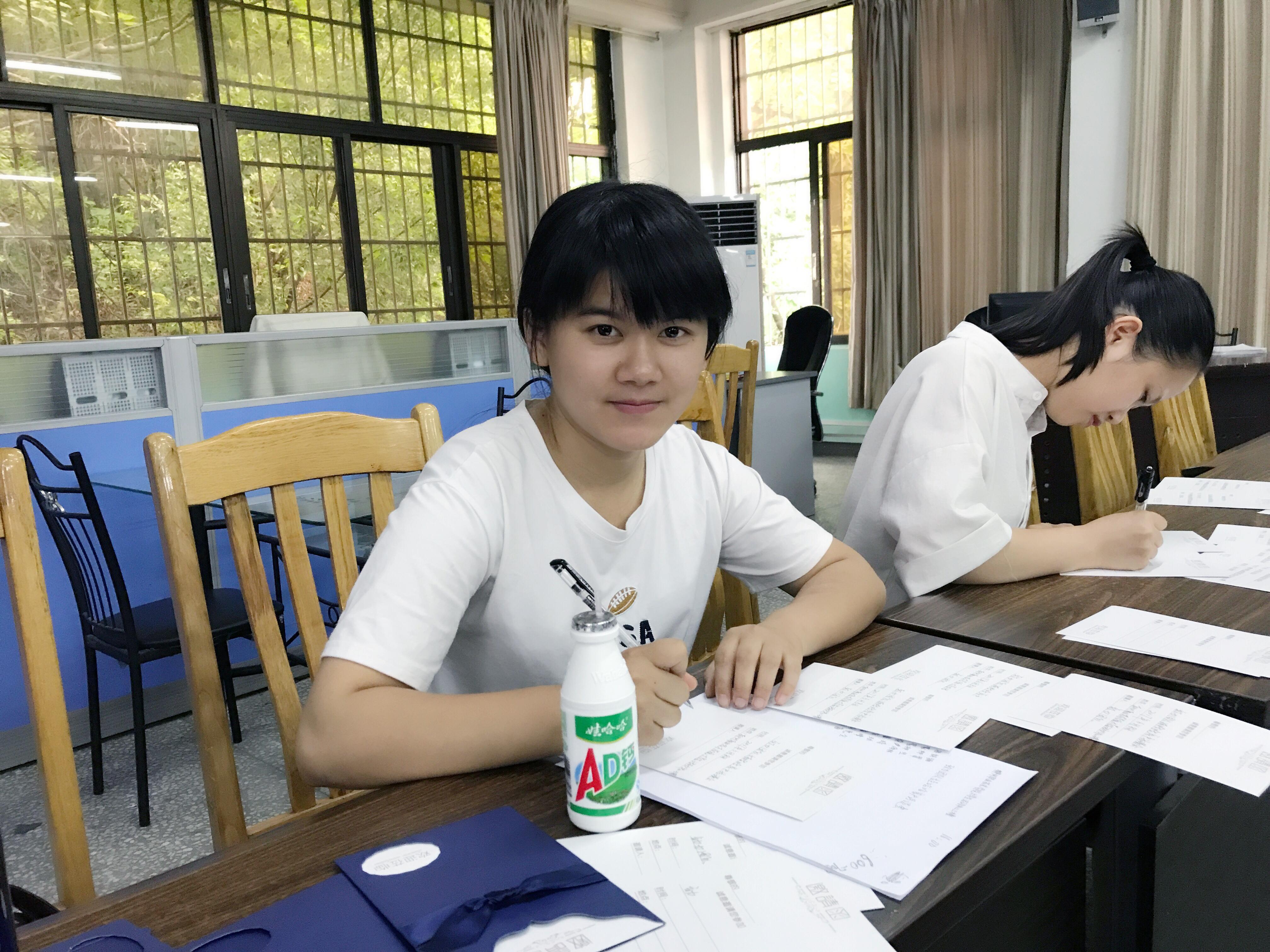 王洁在工作中 王洁在工作中