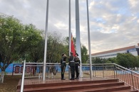 汽车工程学院举行“明德守信，行稳致远”主题升旗仪式