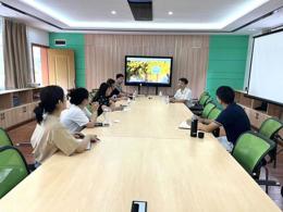 学校数据工作组深入团委调研