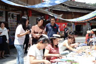 艺术学院携手多方共启“染绎自然·非遗正青春”植物染系列展演活动