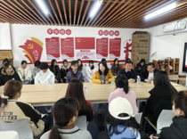 艺术学院顺利举办“谈奋斗青春，话青年成长——我与书记院长面对面”学生干部交流会