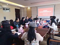 艺术学院民族文化（苗族扎染、蜡染）传承创新职业教育基地顺利完成中期检查